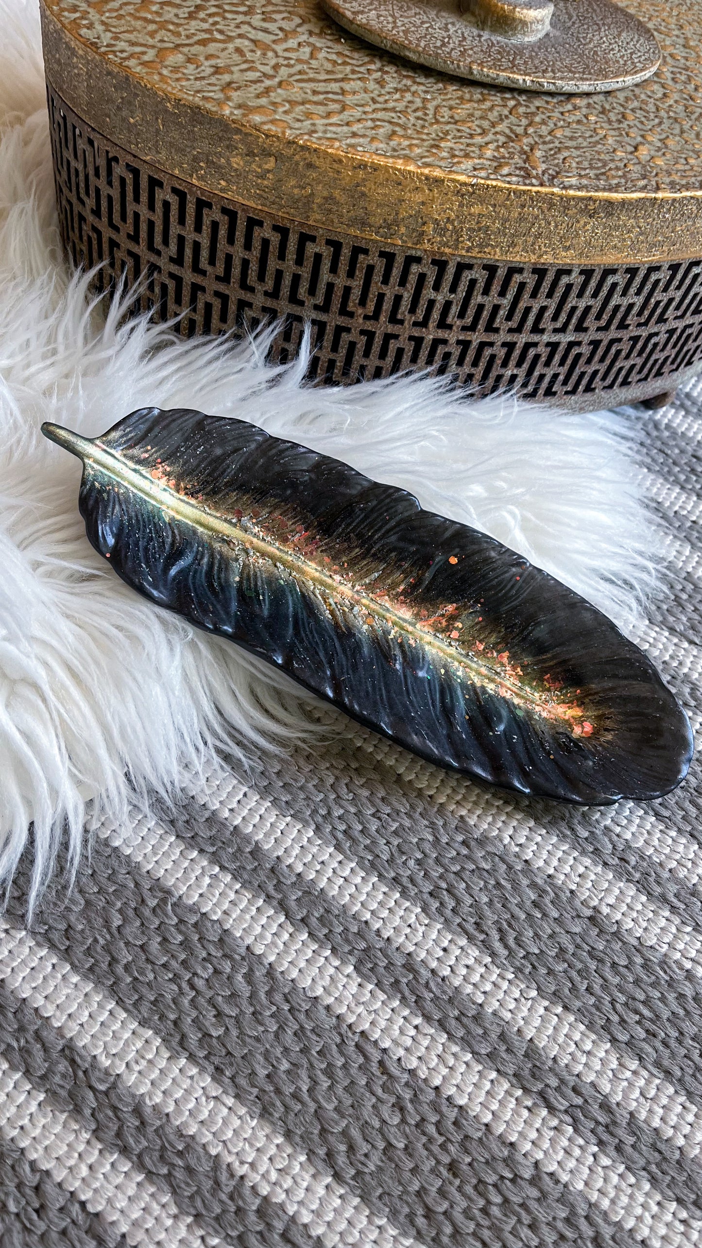 Feather Dish