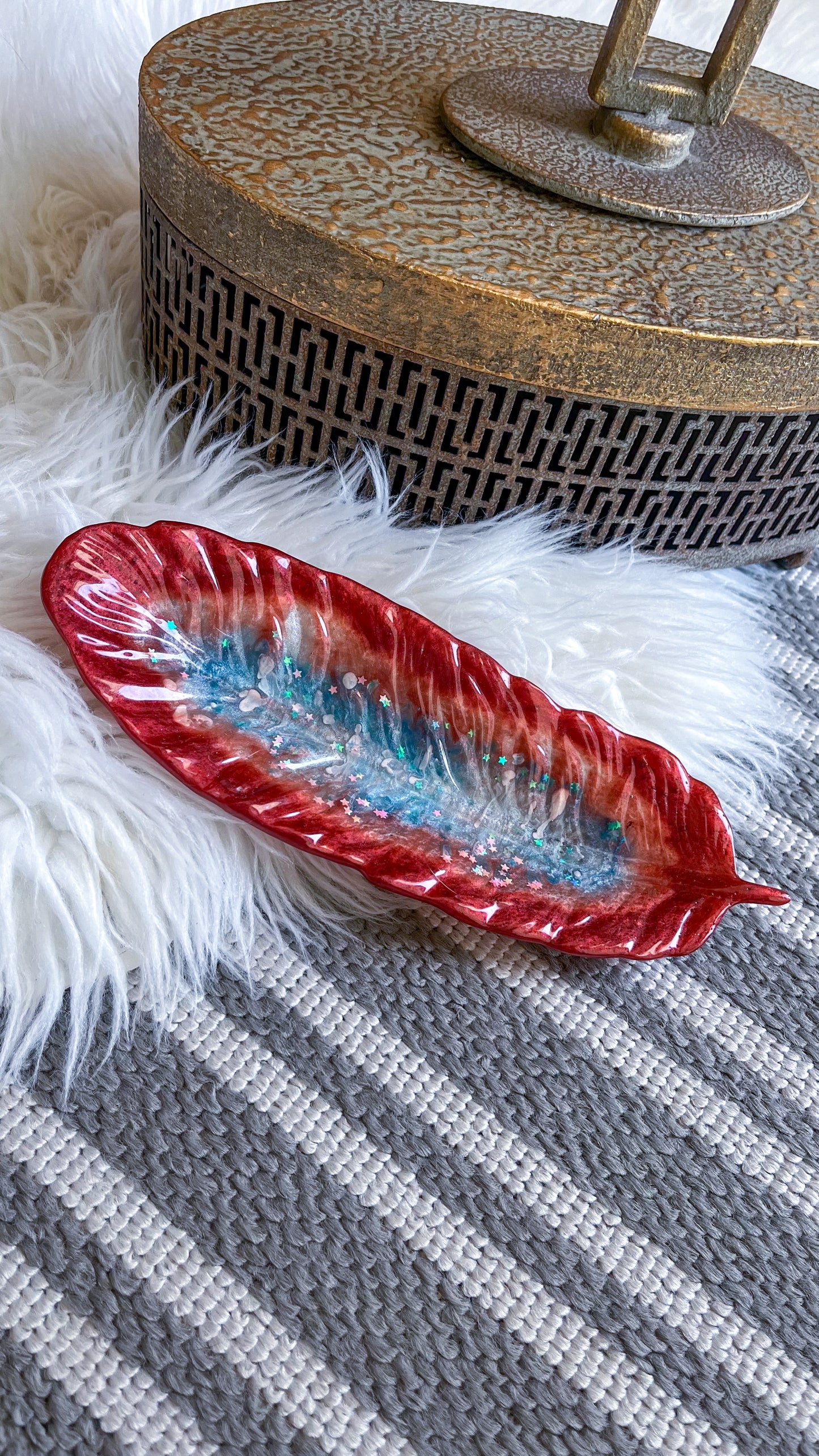 Feather Dish